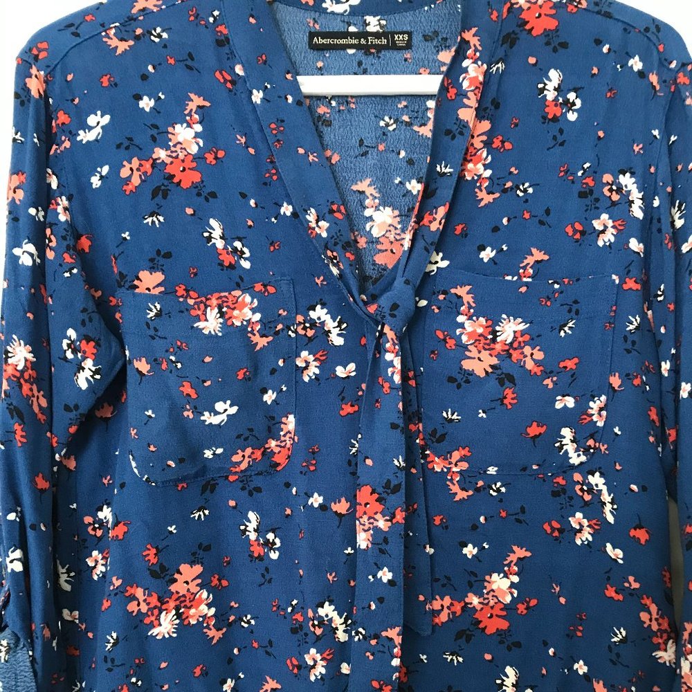 5 for $17 Abercrombie & Fitch blouse